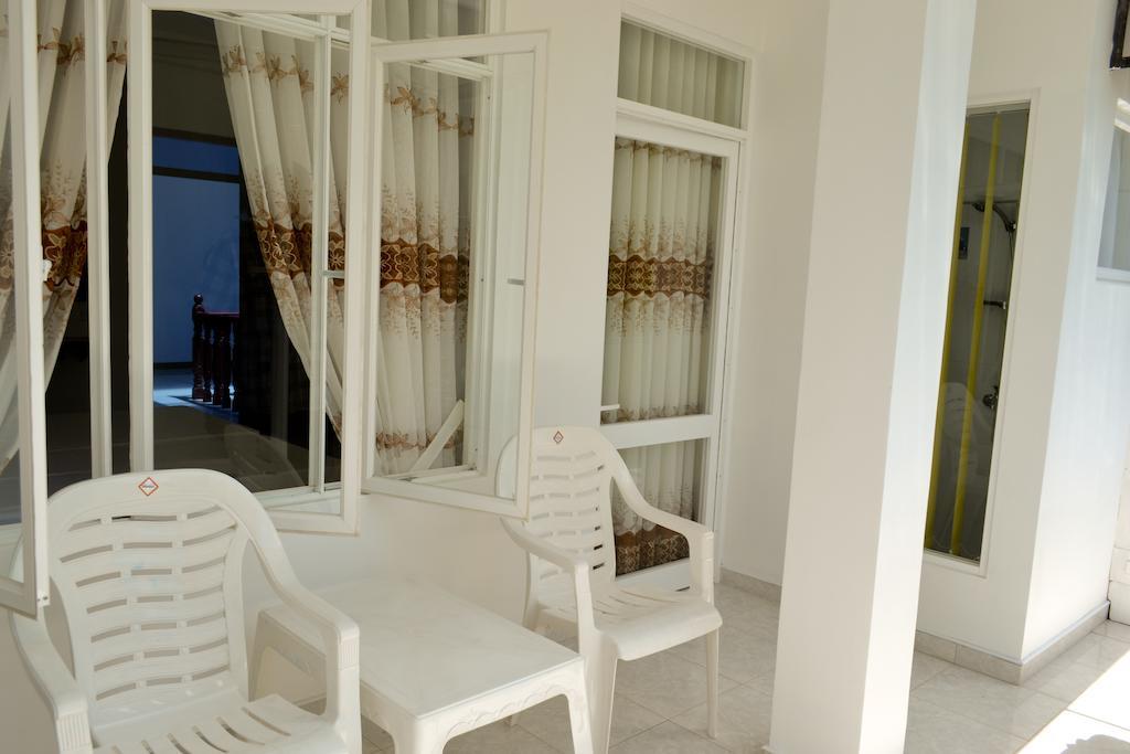 Di Sicuro Tourist Inn ฮิกคาดูวา ภายนอก รูปภาพ