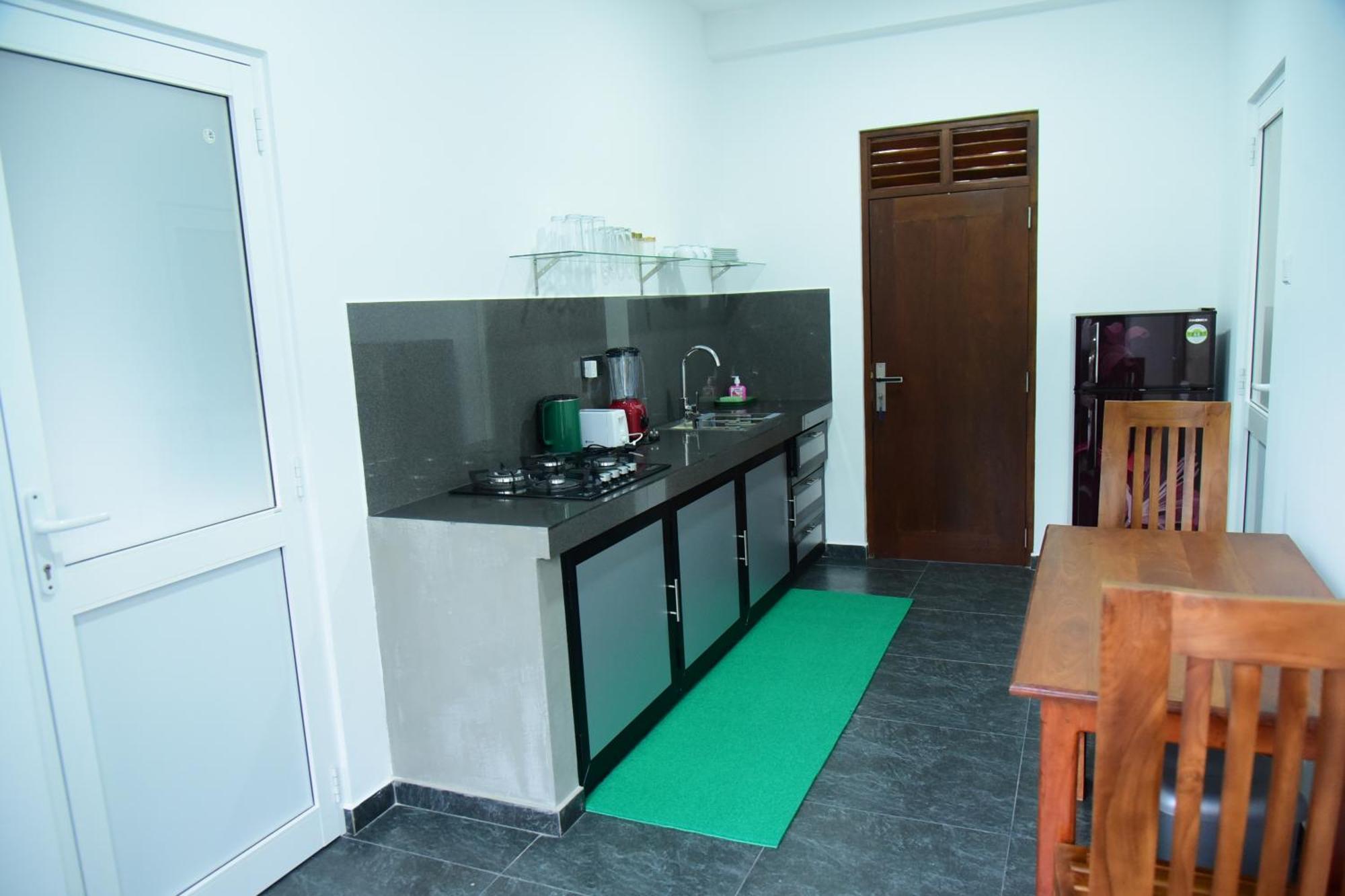 Di Sicuro Tourist Inn ฮิกคาดูวา ภายนอก รูปภาพ
