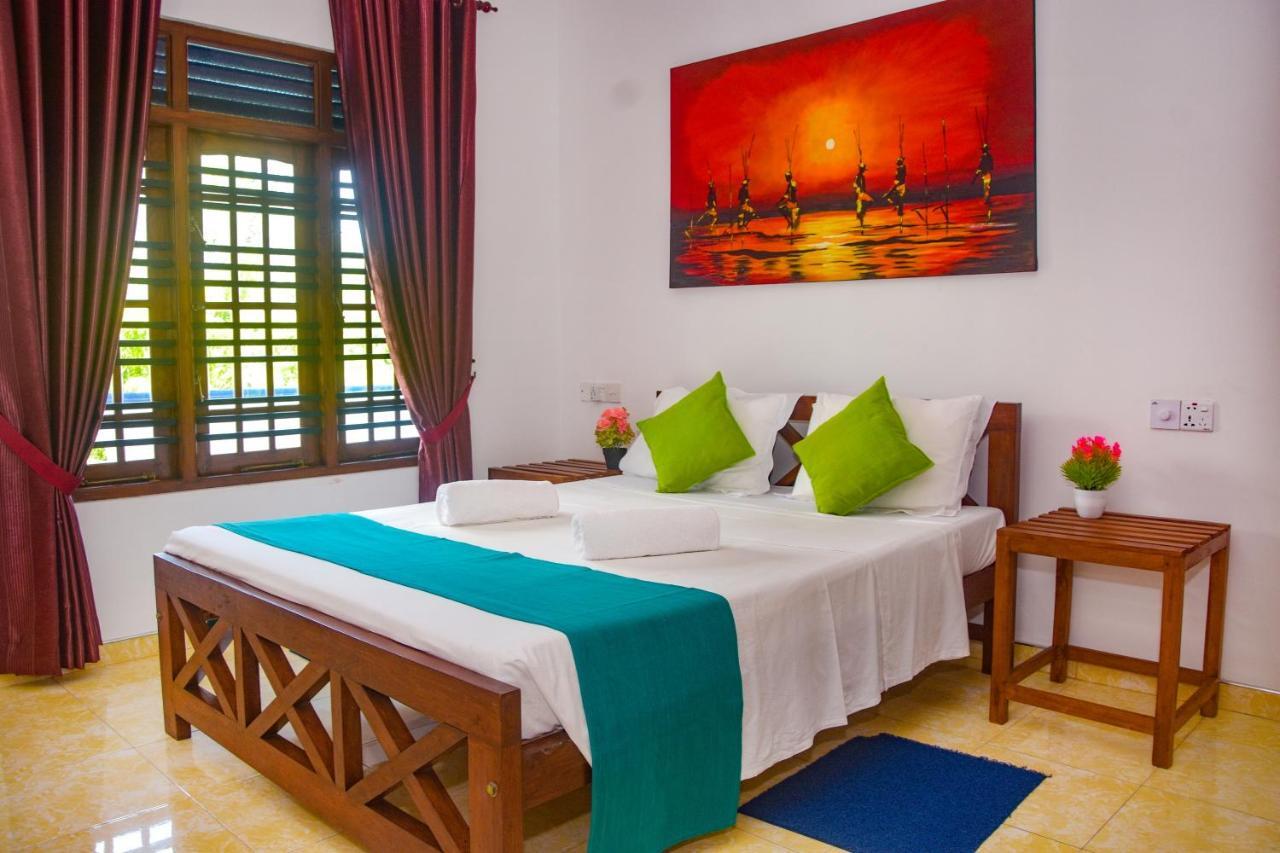 Di Sicuro Tourist Inn ฮิกคาดูวา ภายนอก รูปภาพ