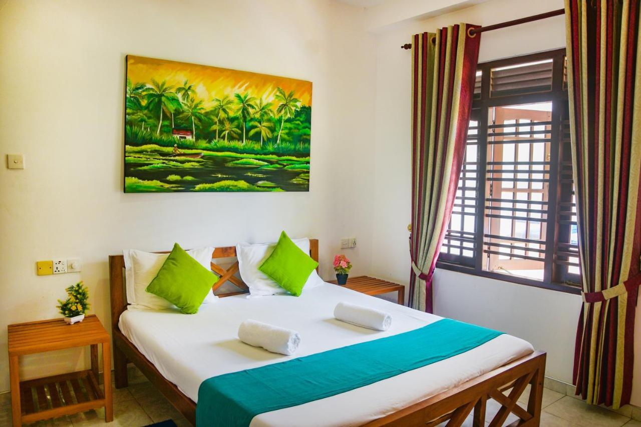 Di Sicuro Tourist Inn ฮิกคาดูวา ภายนอก รูปภาพ