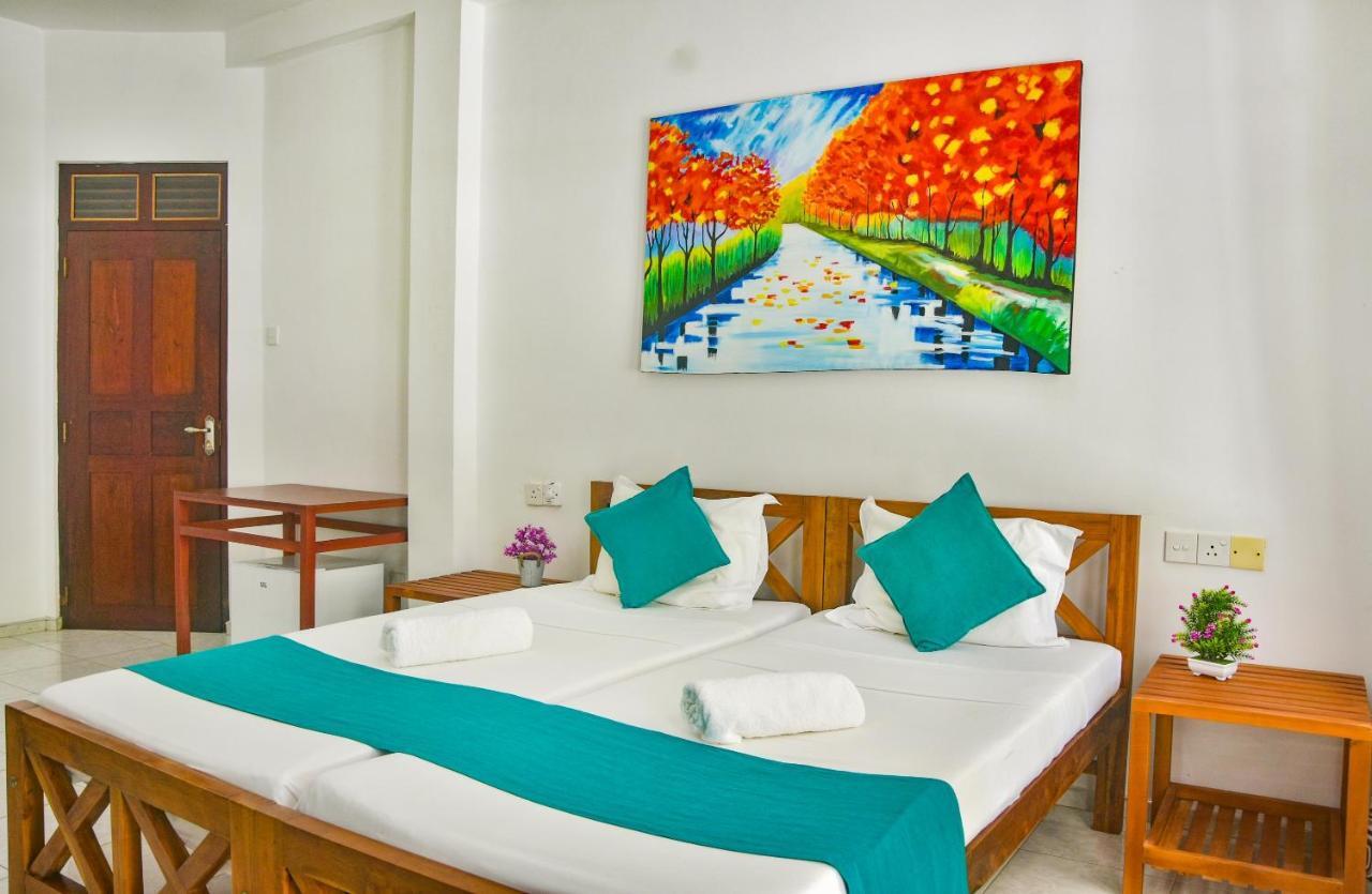 Di Sicuro Tourist Inn ฮิกคาดูวา ภายนอก รูปภาพ