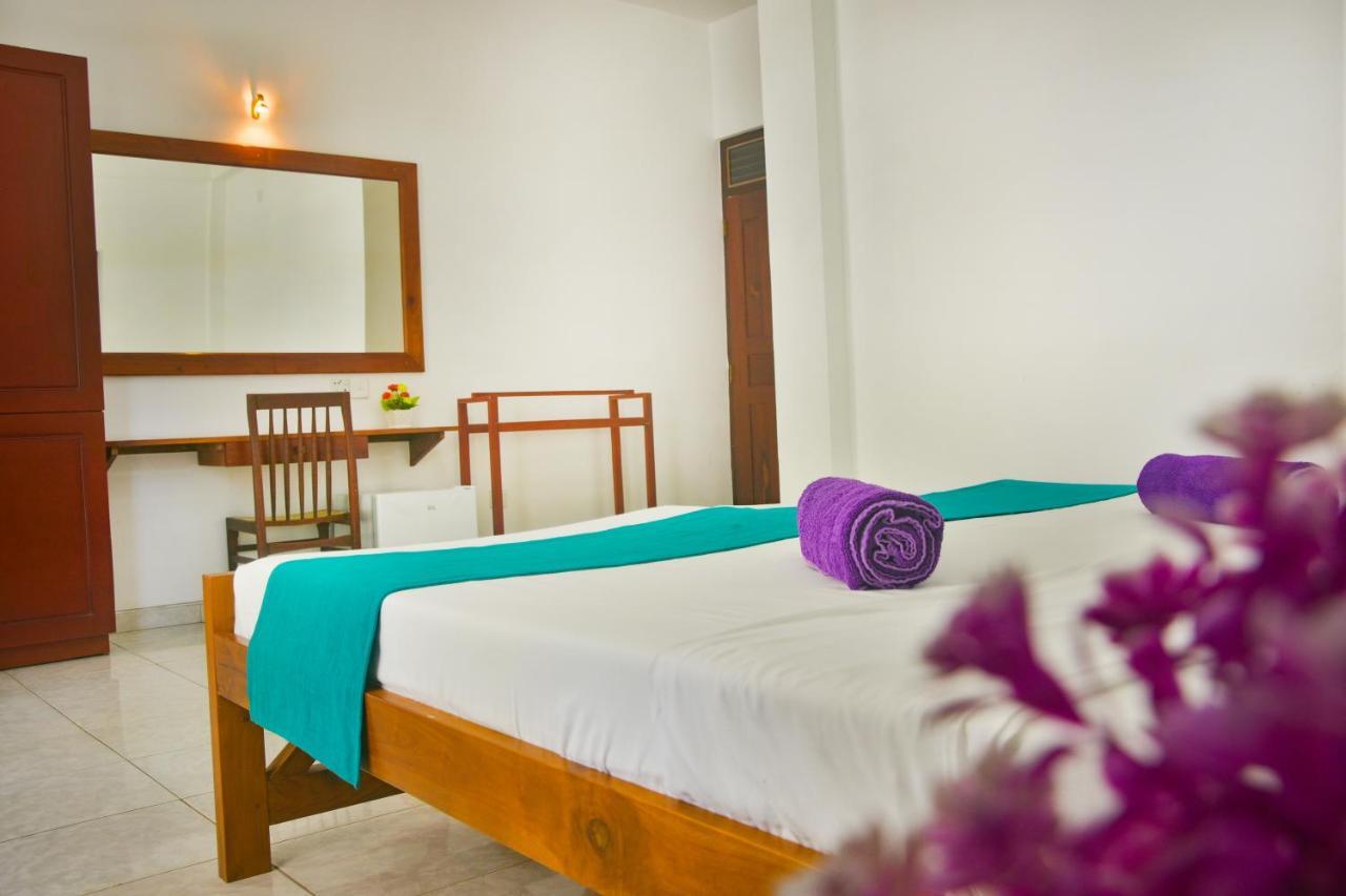 Di Sicuro Tourist Inn ฮิกคาดูวา ภายนอก รูปภาพ