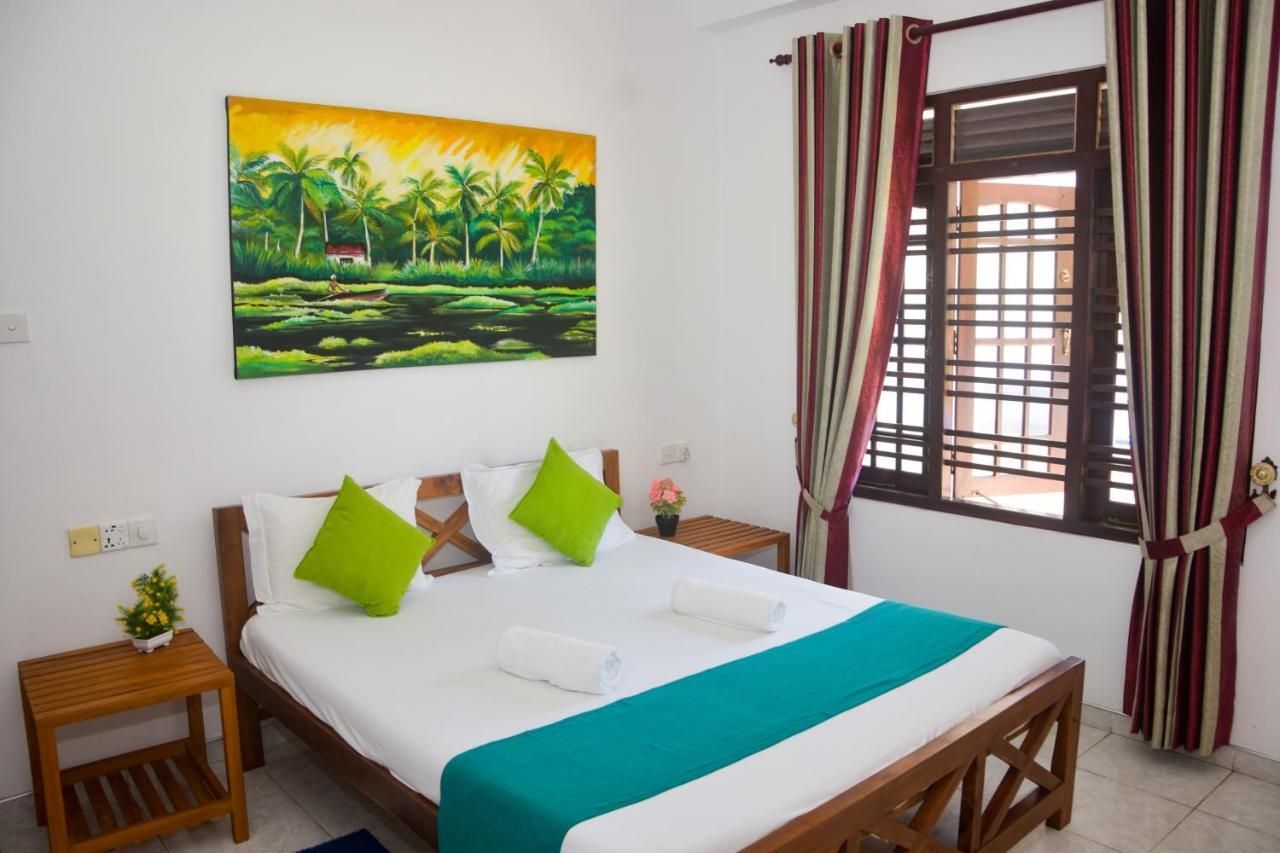 Di Sicuro Tourist Inn ฮิกคาดูวา ภายนอก รูปภาพ